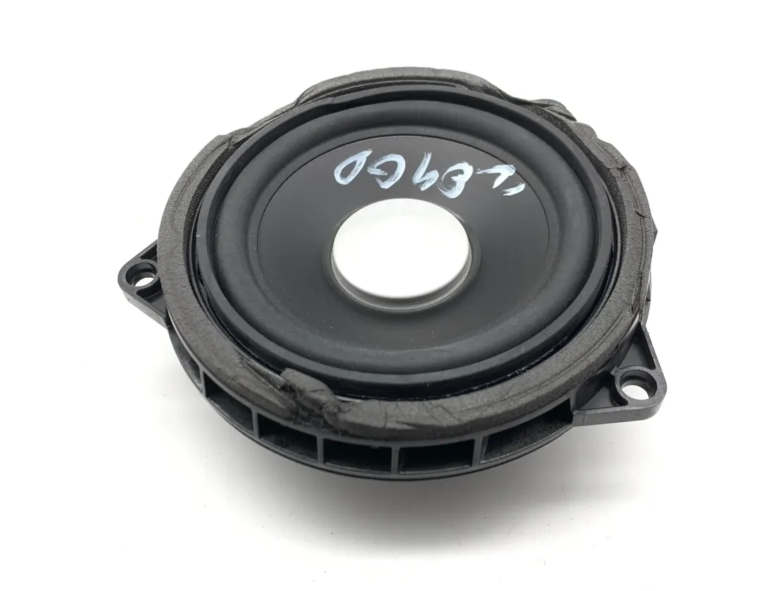 BMW 5 Series G30/G31 (2016-2023) Pravý zadný dverový reproduktor 9364956 34082520