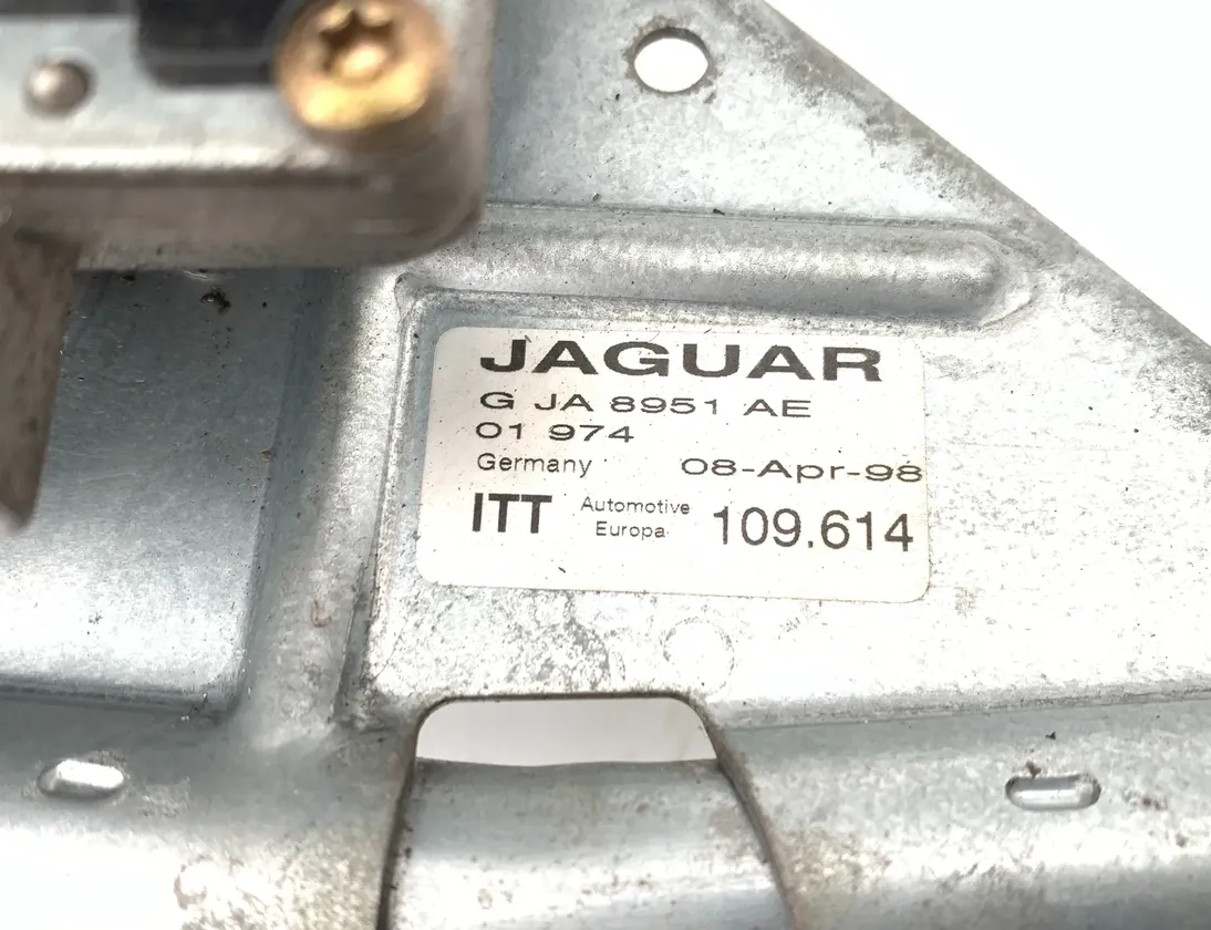 JAGUAR XK X100 (1996-2006) Front Windshield Wiper Mechanism GJA8951AE 33561536