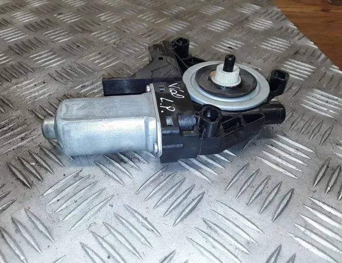 VOLVO V60 1 generation (2010-2020) Front Left Door Window Regulator Motor 110328,966268 25477222