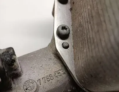 BMW X6 E71/E72 (2008-2012) Držiak olejového filtra 7788453 25554599