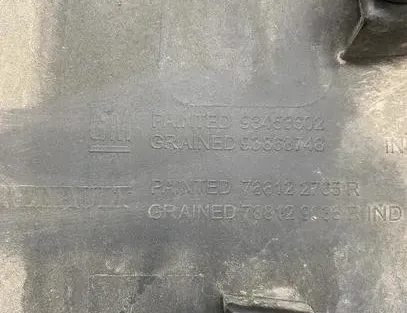 RENAULT Trafic 3 generation (2014-2023) Pravé zadné dvere formovanie 93453602,104546A2,788122765R 25560159