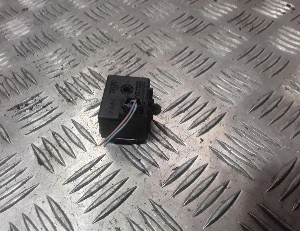 TOYOTA Corolla Verso 1 generation (2001-2009) Iné riadiace jednotky 8665013010,0689003570 33970496