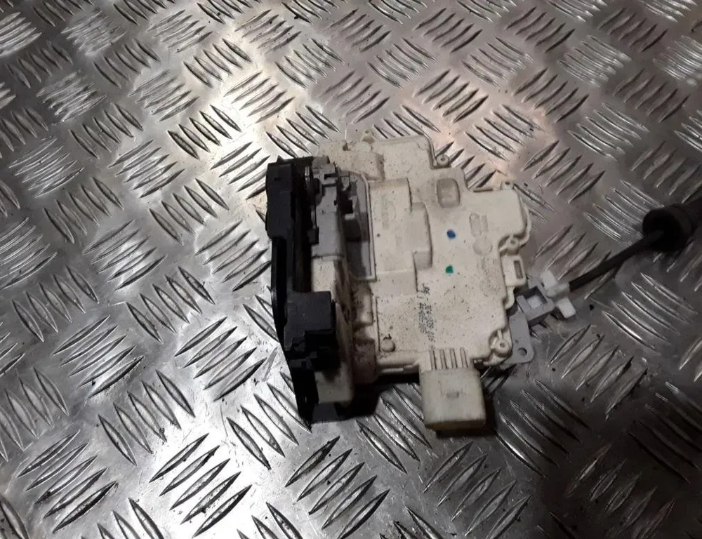 VOLKSWAGEN Passat B6 (2005-2010) Замок задней правой двери 3C4839016A 33829684