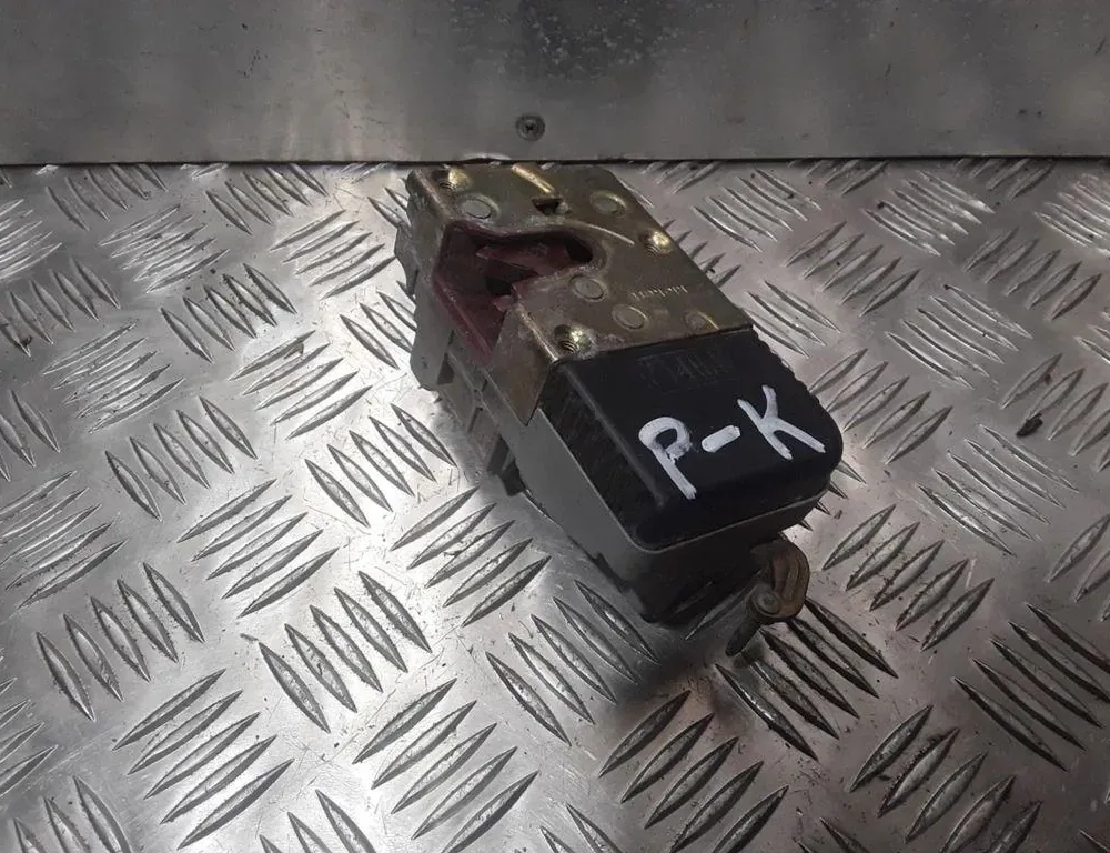 CITROËN C8 1 generation (2002-2014) Ľavý predný zámok dverí 33830690