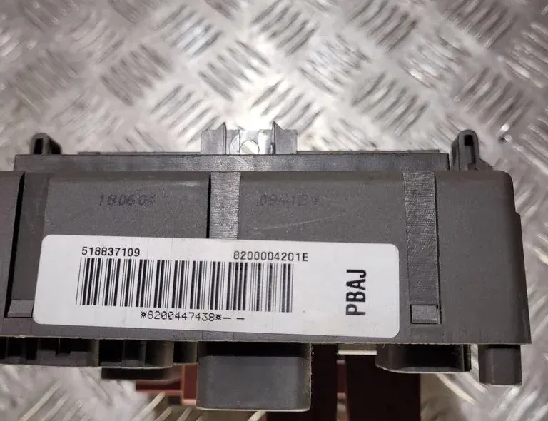 RENAULT Laguna 2 generation (2001-2007) Блок предохранителей 8200447438,8200004201E 33838234