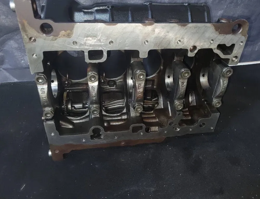 SKODA Superb 2 generation (2008-2015) Motorový blok DFC 33111880