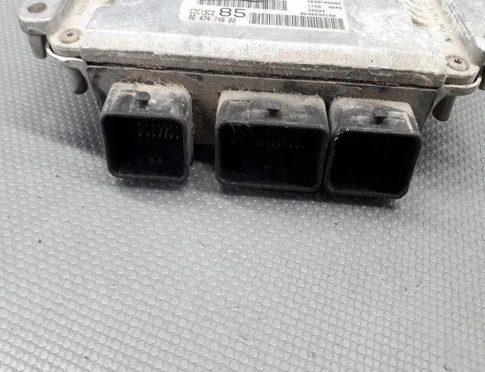 CITROËN C8 1 generation (2002-2014) Riadiaca jednotka motora 0281011133 27199639