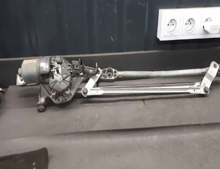 FORD Focus 2 generation (2004-2011) Mechanizmus stierača predného čelného skla 4m5117508aa 27205715