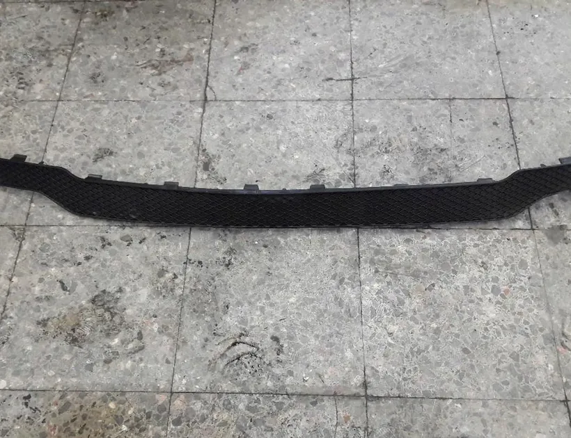 MERCEDES-BENZ C-Class W204/S204/C204 (2004-2015) Predný dolný mriežka A2048857923 30116358