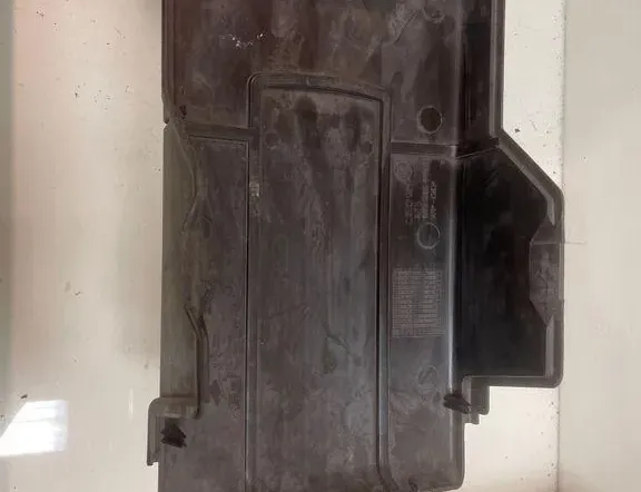 VOLKSWAGEN Golf 8 generation (2019-2023) Крышка аккумулятора 1K0915443A 33210295