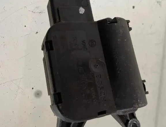 VOLKSWAGEN Golf 8 generation (2019-2023) Interior Heater Flap Motor Actuator 1K1907511C 33211156