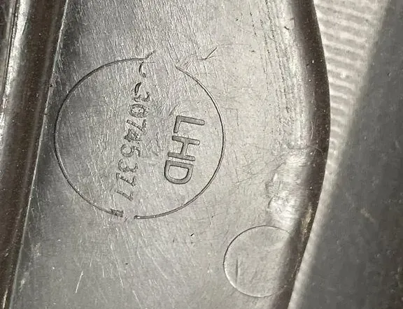 VOLVO V50 1 generation (2003-2012) Пластмасса передняя стеклоочистителей 30745377 33212757