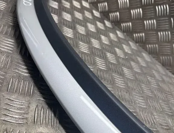 VOLVO XC60 1 generation (2008-2017) Pravé predné blatníkové lemovanie 30779578 33191496