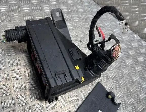 FIAT 500X 1 generation (2014-2024) Poistková skrinka 9070281144 33235055