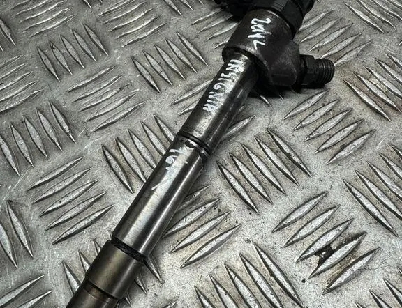 OPEL Insignia A (2008-2016) Palivový vstrekovač 55488616 33785545