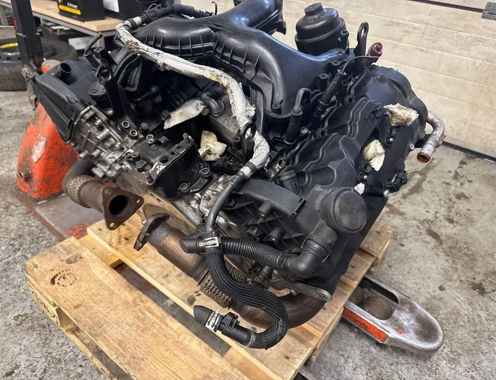 AUDI A6 C6/4F (2004-2011) Motor (Slovak) CDU 34062905