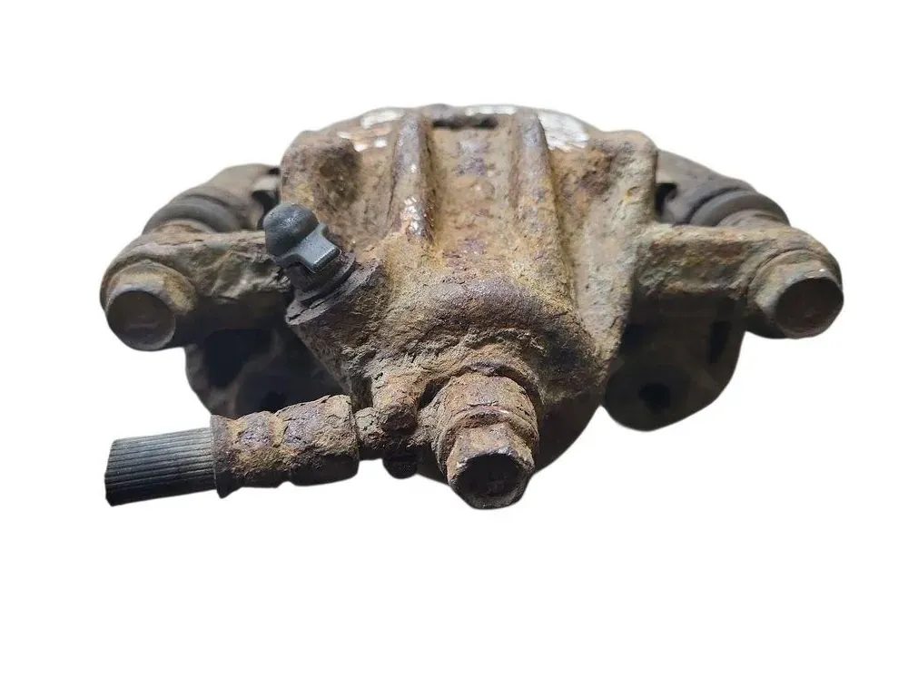 KIA Sportage 5 generation (2021-2024) Ľavý zadný brzdový strmeň 33940237