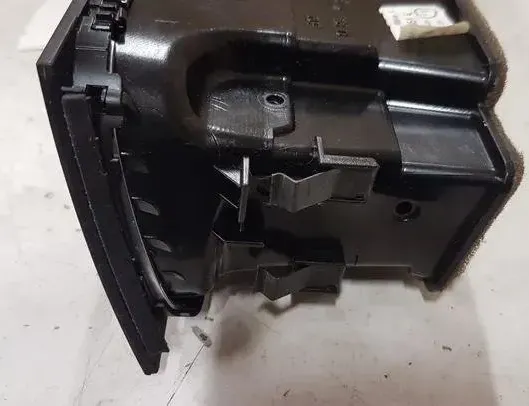 AUDI A4 B8/8K (2011-2016) Вентиляционные отверстия центральной консоли 06485006,8T1820951C 27105784