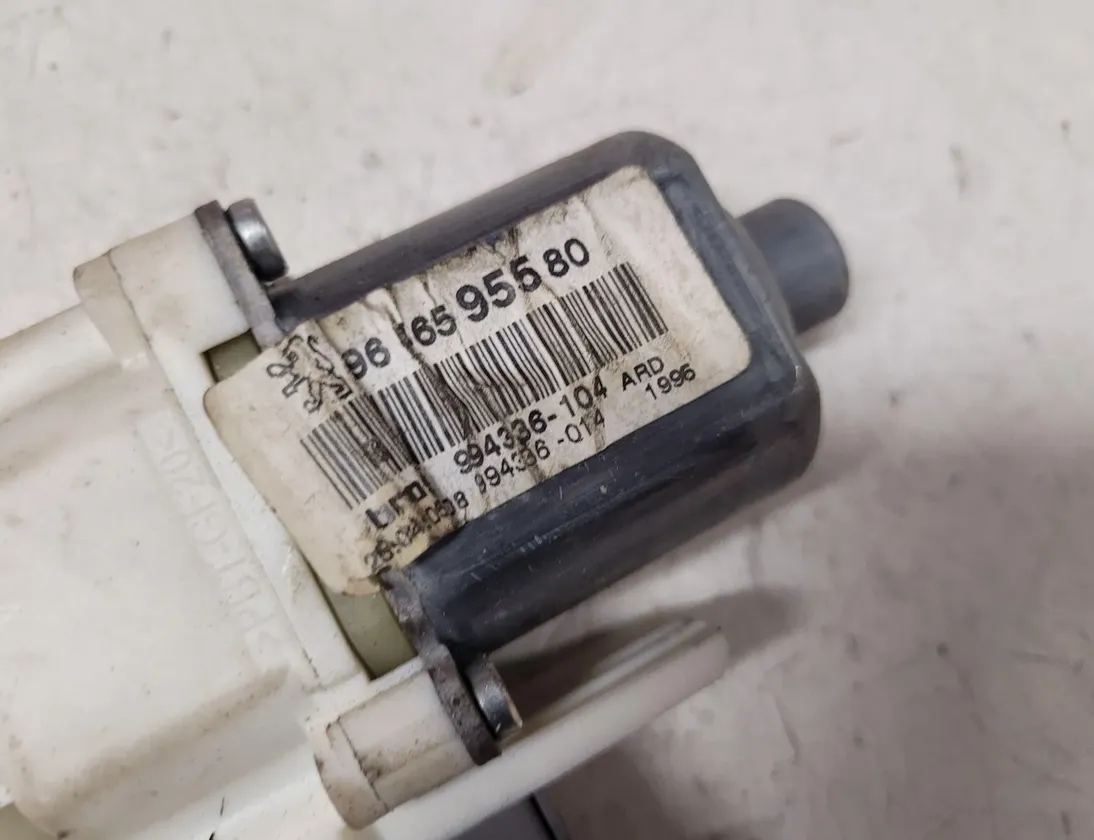 PEUGEOT 407 1 generation (2004-2010) Motor ovládania okna pravých zadných dverí 999066103 28662112