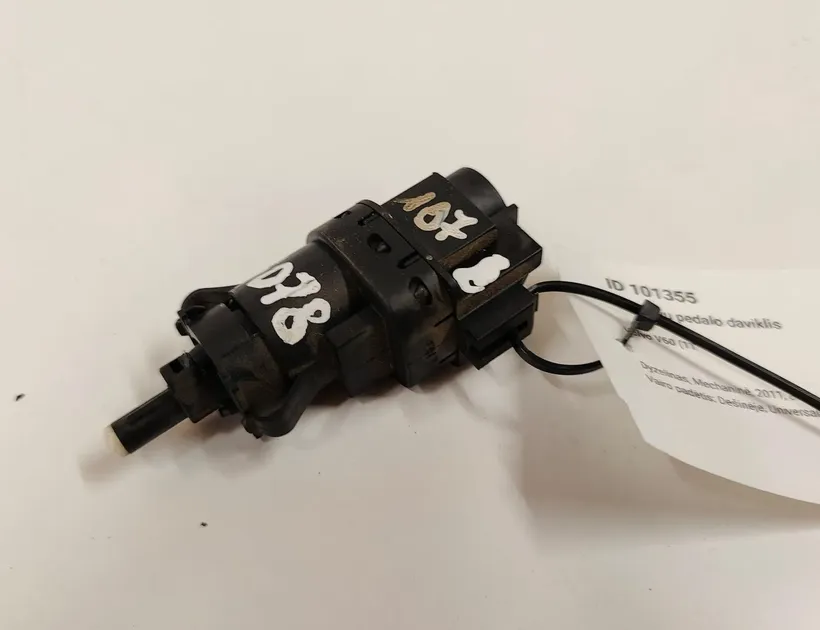 VOLVO V60 1 generation (2010-2020) Senzor brzdového pedálu 3M5T13480AC 28746208