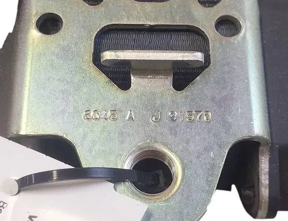 VOLKSWAGEN Golf 8 generation (2019-2023) Ľavý zadný bezpečnostný pás 1K6857805AA 31556182