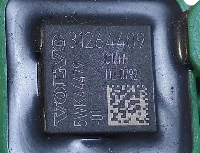 VOLVO V50 1 generation (2003-2012) Боковой датчик удара правый 31264409 33349164