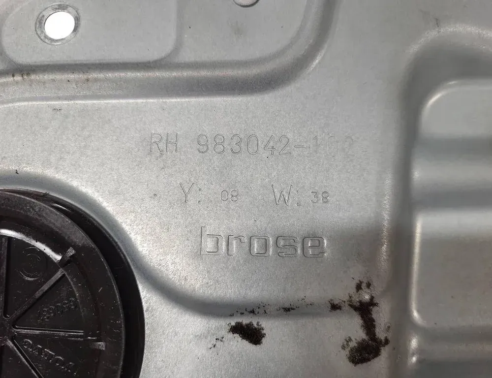 VOLVO V70 3 generation (2007-2020) Rear Right Door Window Regulator 983042102 33352943