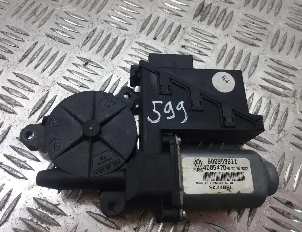 VOLKSWAGEN Golf 6 generation (2008-2015) Маторчик стеклоподъемника передней левой двери 6Q0959811 30545142