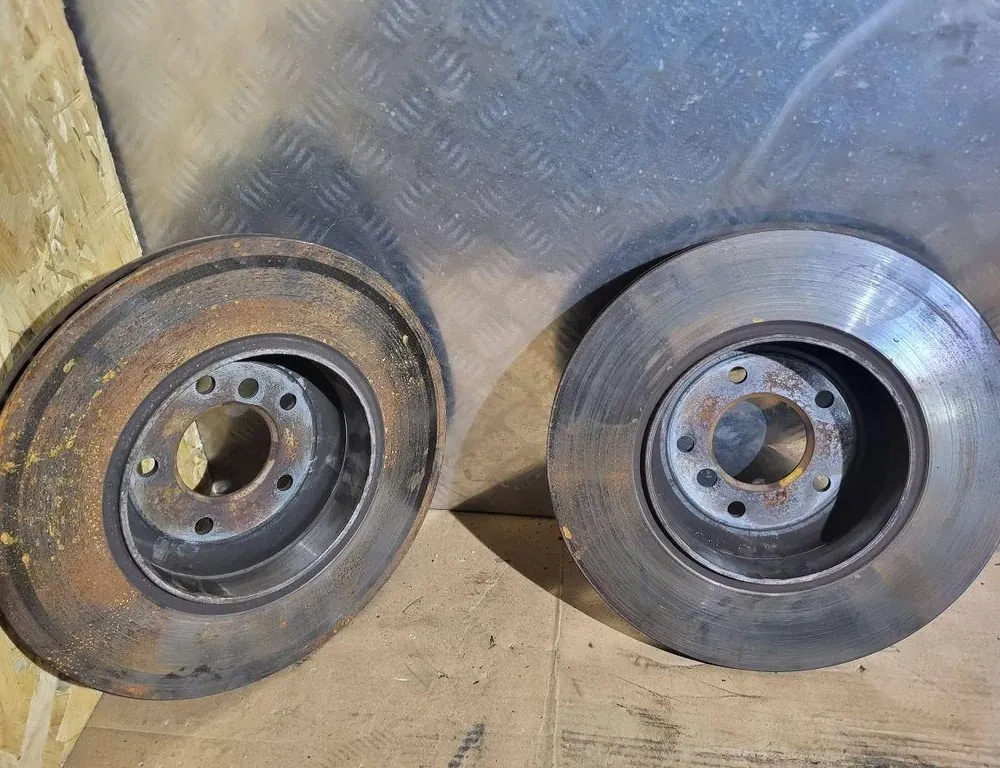 BMW 5 Series E60/E61 (2003-2010) Brzdový systém Kit strmeň & disky 34316773