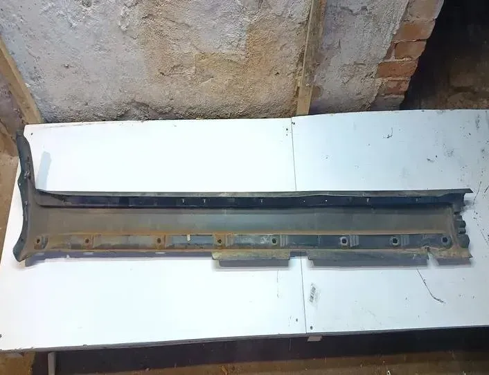 VOLVO XC70 2 generation (2000-2007) Left Side Plastic Sideskirt Cover 8620136 27171354