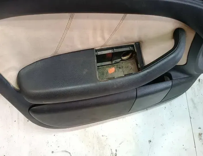 AUDI A6 C5/4B (1997-2004) Front Left Door Panel 4B1867105 27173317