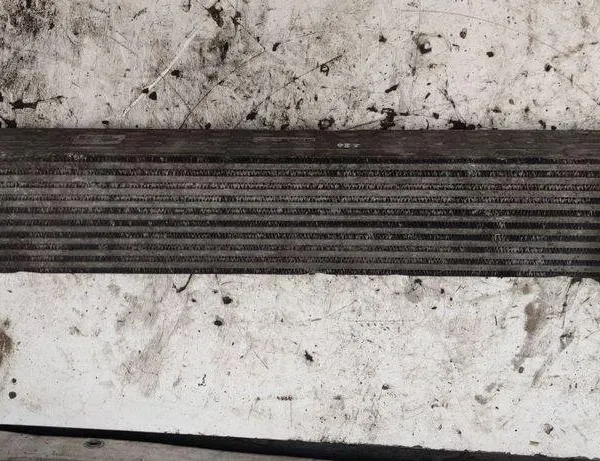 AUDI A4 B5/8D (1994-2001) Intercooler radiátor 8K0145805E 31483628