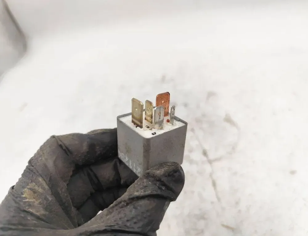 AUDI A4 B5/8D (1994-2001) Relays 8A0951253B 31485009