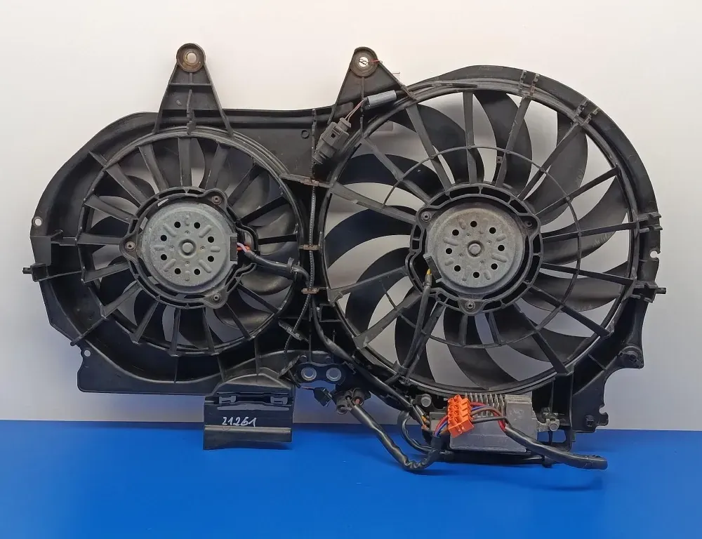 AUDI A4 B8/8K (2011-2016) Вентилятор диффузора 8E0121205AB 33799883