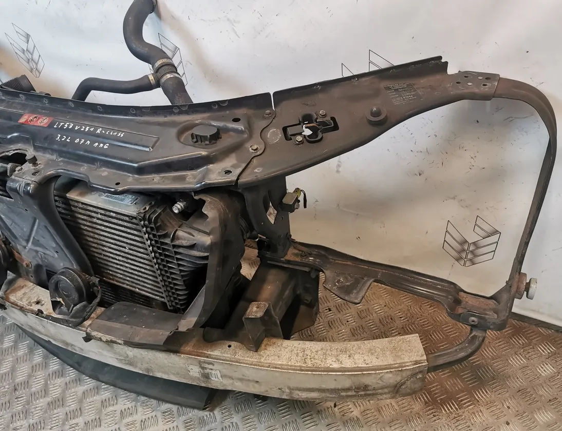 MERCEDES-BENZ R-Class W251 (2005-2017) Sada rámu pre nárazový panel A2515000804 17794374