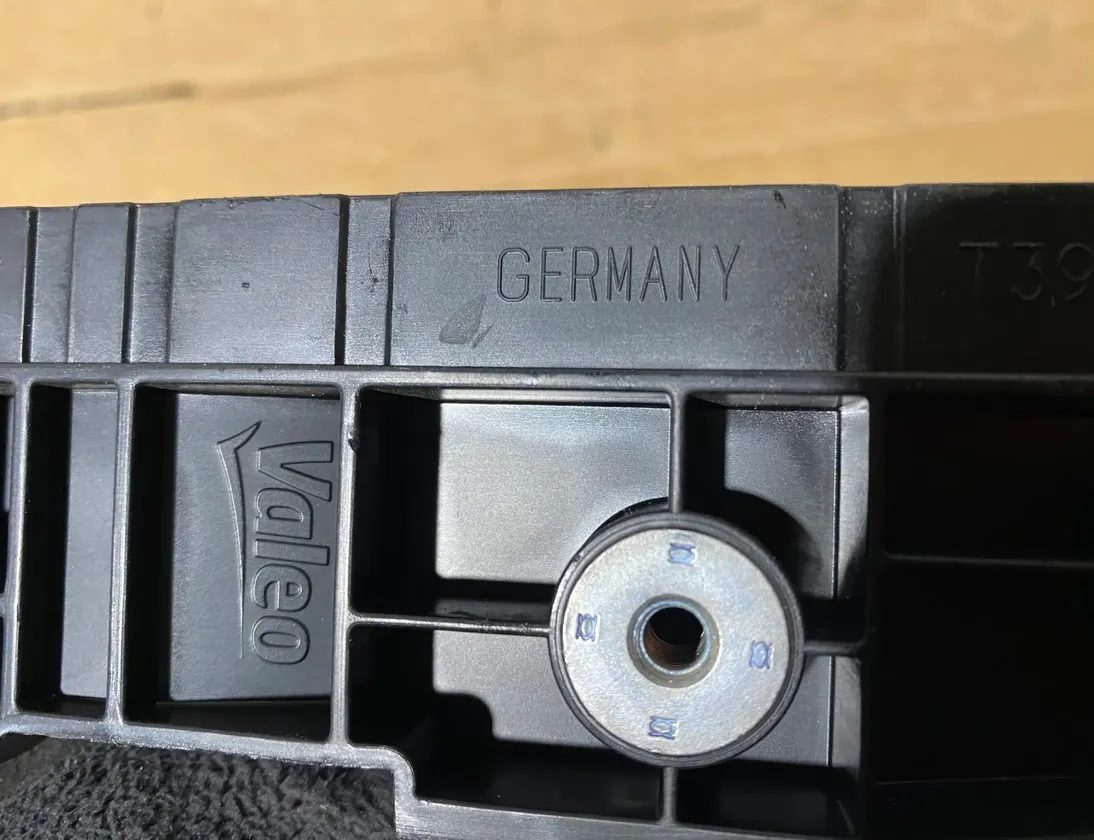 MERCEDES-BENZ C-Class W206 (2021-2023) Hижняя часть телевизора A2066201700 33611288