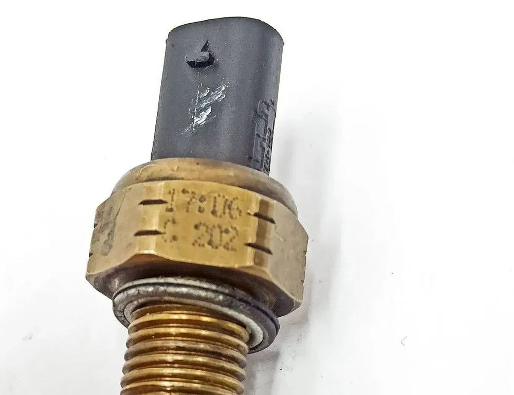 MERCEDES-BENZ R-Class W251 (2005-2017) Fuel Temperature Sensor A0051536328 34312780