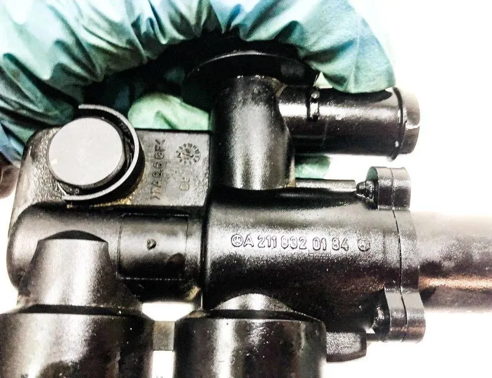 MERCEDES-BENZ E-Class W211/S211 (2002-2009) Vykurovací radiátorový ventil A2118320184 33990820