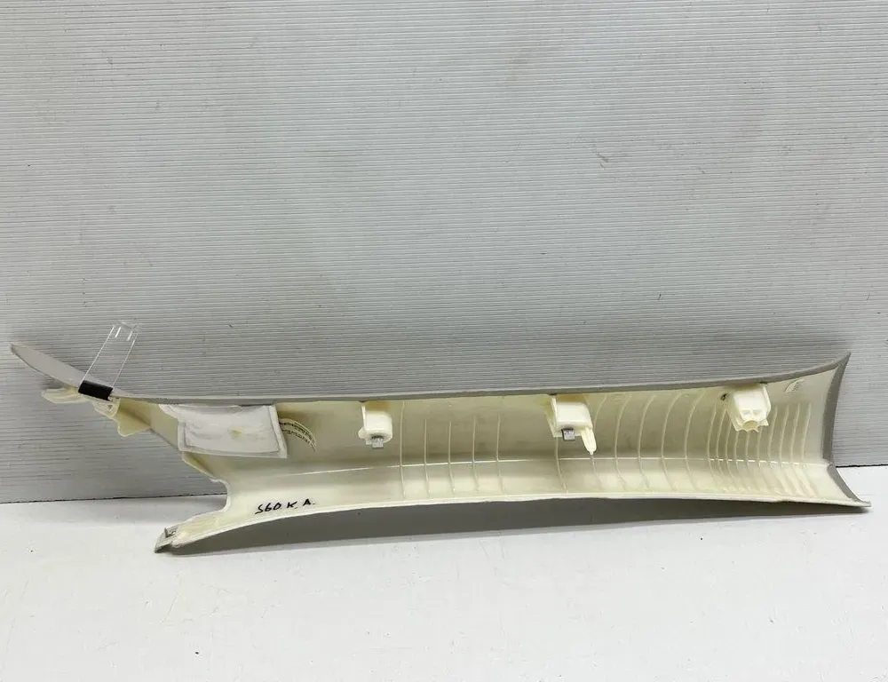 VOLVO S60 3 generation (2018-2023) Правая часть стойки 156172652181,31479191 33895605