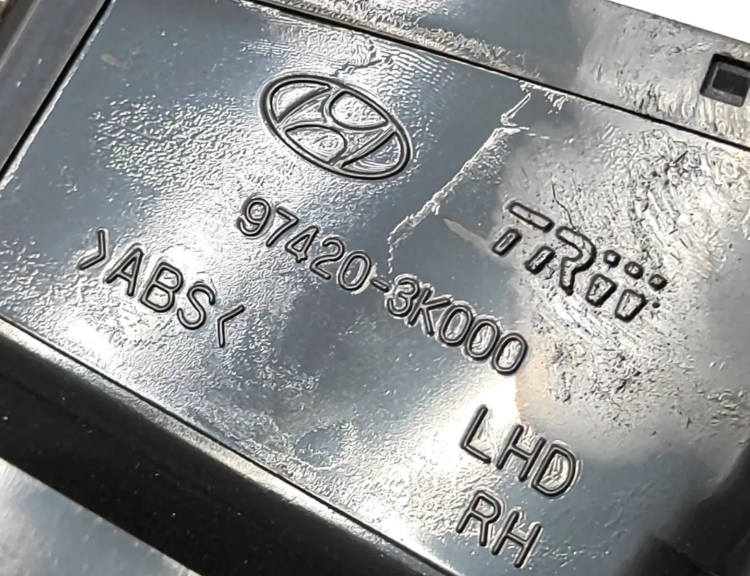 HYUNDAI Sonata 4 generation (1998-2012) Otvory na vetranie na prístrojovej doske 974203K000 23058883