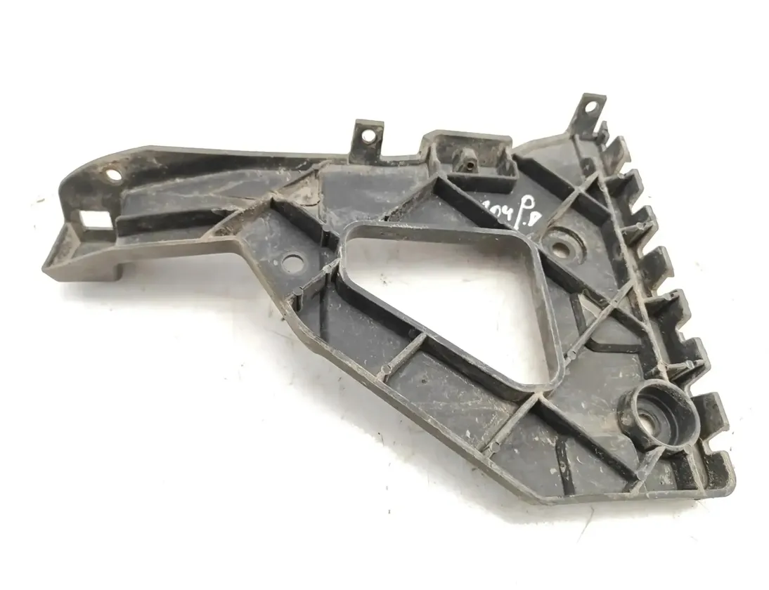 AUDI A6 C6/4F (2004-2011) Pravý predný držiak nárazníka 4F0807228 29918639