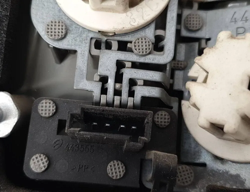 OPEL Vectra C (2002-2005) Фонарь крышки багажника левый 24469463 33238095