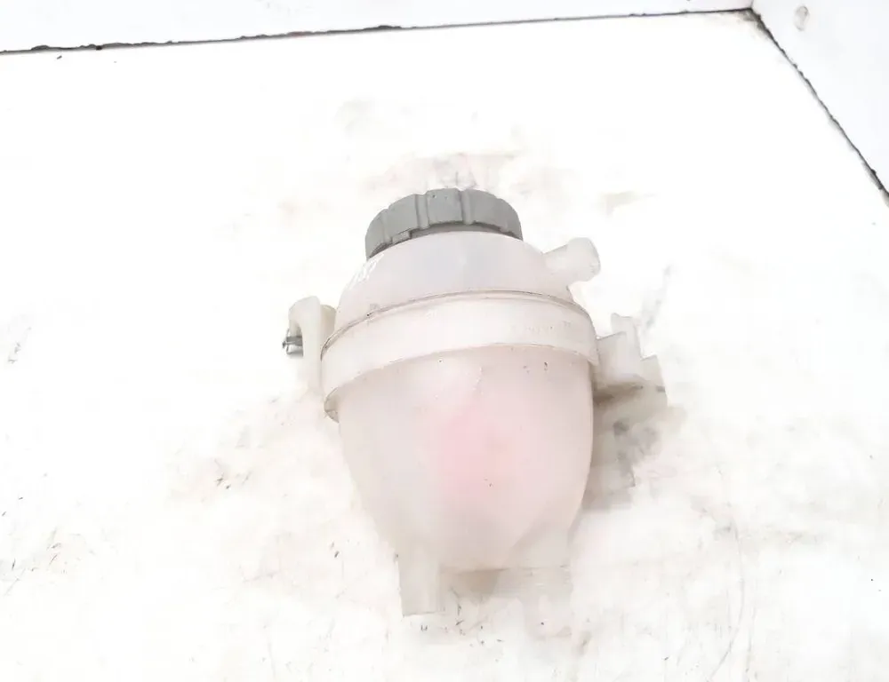 MERCEDES-BENZ C-Class W205/S205/C205 (2014-2023) Расширительный бак A2055000549 33368845