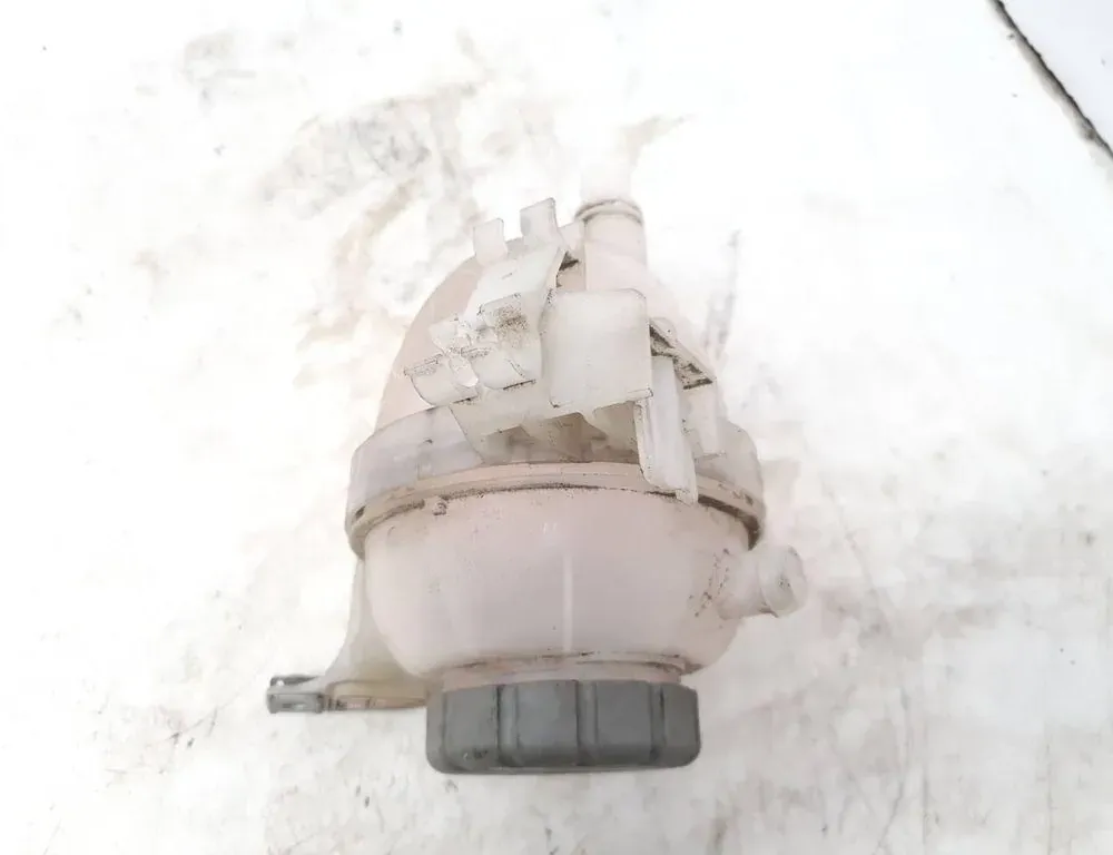 MERCEDES-BENZ C-Class W205/S205/C205 (2014-2023) Расширительный бак A2055000549 33368845