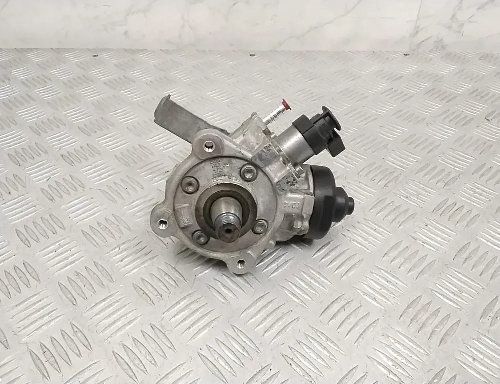 VOLKSWAGEN Passat B7 (2010-2015) Palivové čerpadlo 03L130755L 34217486