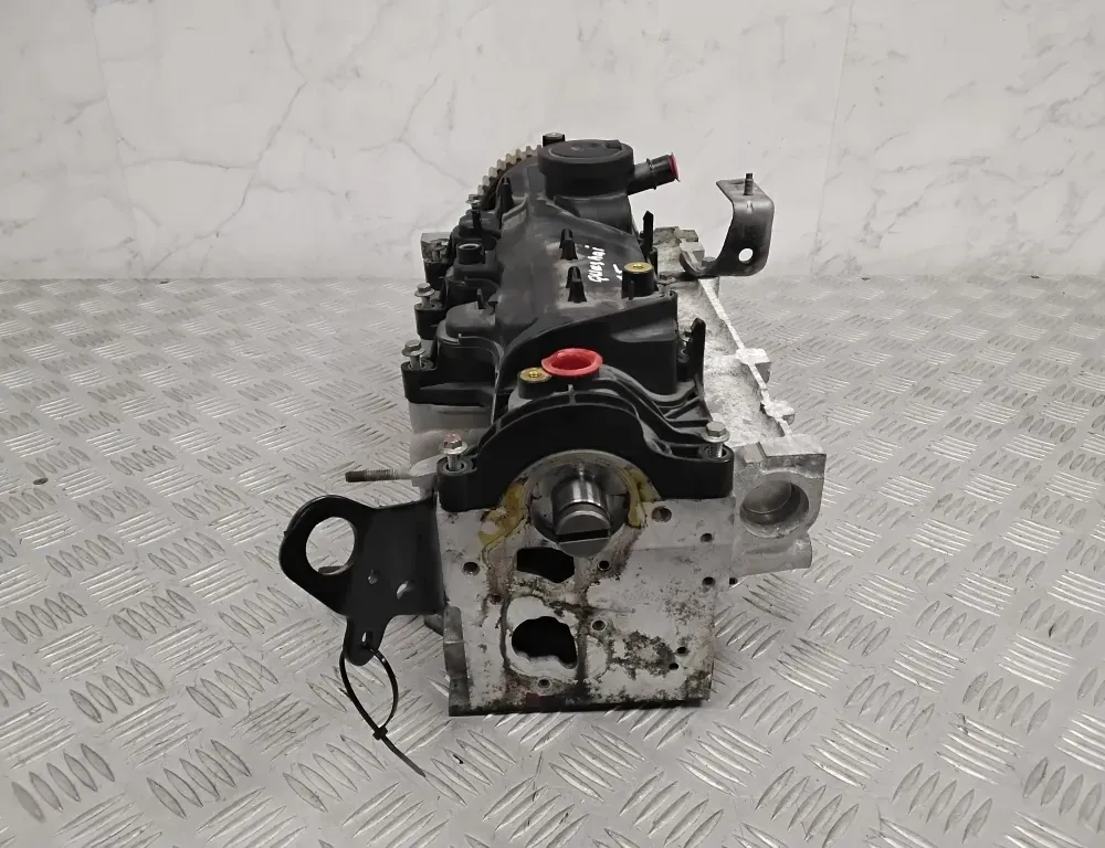 NISSAN Qashqai 2 generation (2013-2023) Hlava valcového motora (Slovak) 110421615R 33614930