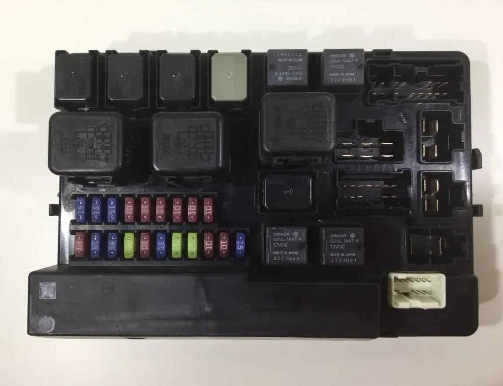 NISSAN 350Z Z33 (2001-2009) Fuse box 284B7AL505 33626942
