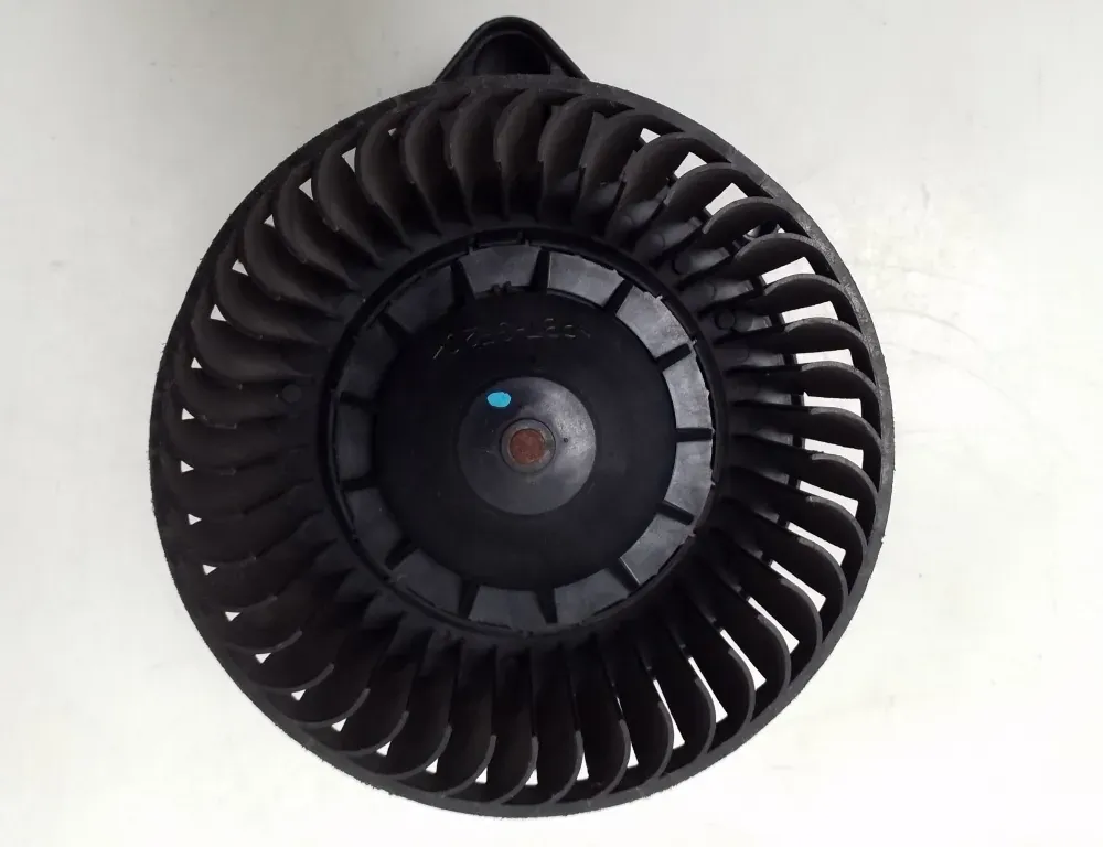 AUDI A4 B6/8E (2000-2005) Ventilátor kúrenia 8E2820021A 33696125