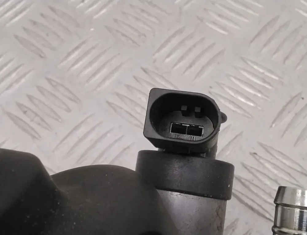 VOLKSWAGEN Passat B7 (2010-2015) Palivové čerpadlo 03L130755L 34217486