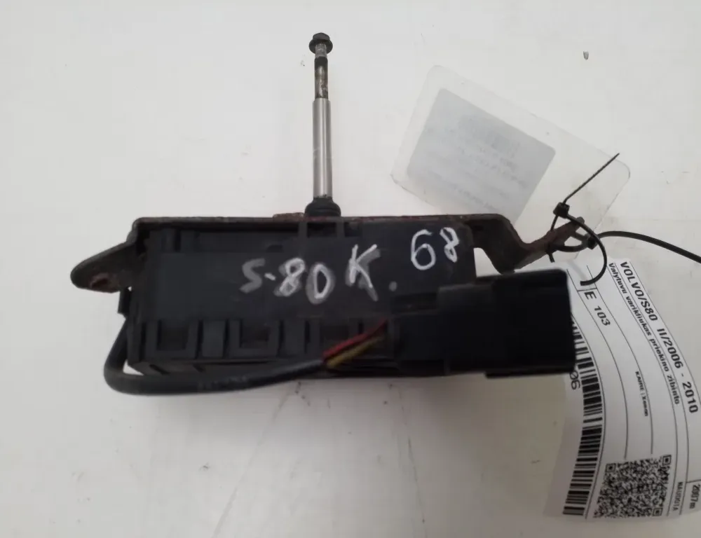 VOLVO S80 2 generation (2006-2020) Headlight wiper mechanism 34221740